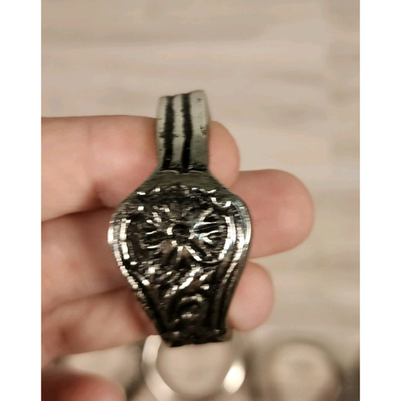 Set of 6 Bent Spoon Metal Napkin Ring Holders Pattern Silverware Handle EUC (25) - Picture 12 of 13